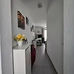 Loma Apartment *
